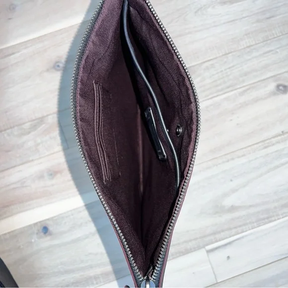 NWOT Coach Large Pouch Signature Canvas Shad - Picture 11 of 16